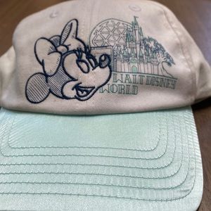 Womens 2018 Walt Disney World Mint and White SnapBack hat